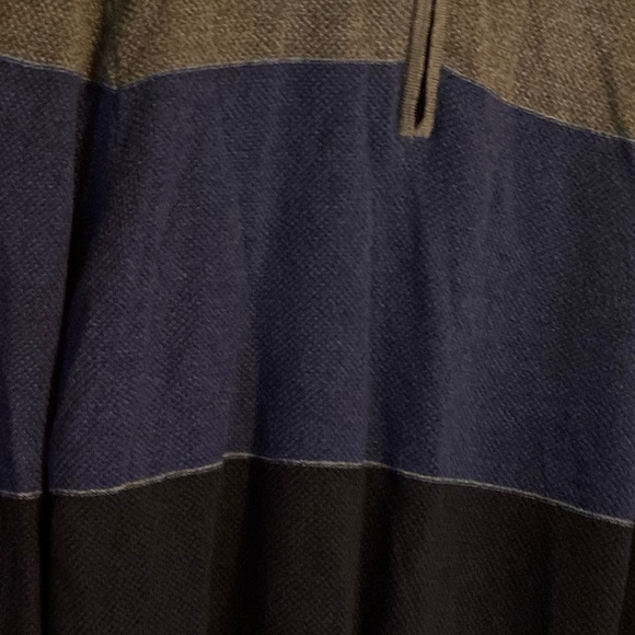 Dockers Men’s Long Sleeve Navy/Gray V-Neck Zip Sweater - Picture 2 of 9